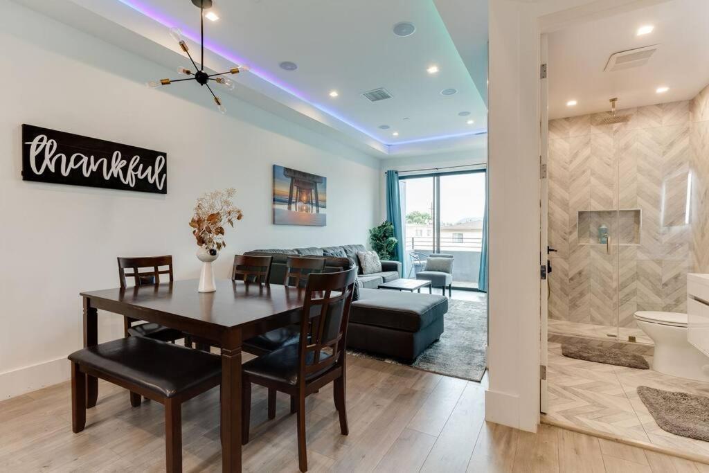 Modern 4 Bedroom With Rooftop Deck #1 Villa
